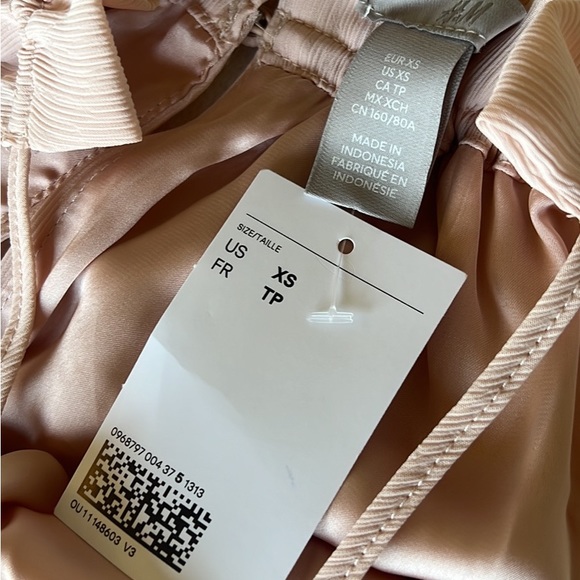 H&M dress - Picture 3 of 3